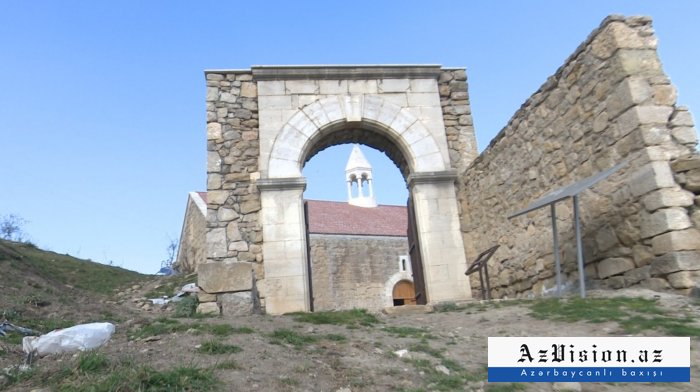 Qədim alban məbədində erməni saxtakarlığı -  FOTOLAR  