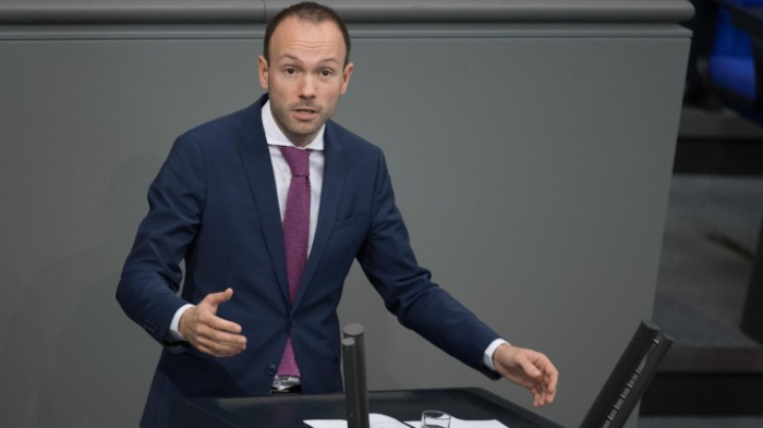 CDU-Abgeordneter Löbel zieht sich aus Bundestagsausschuss zurück