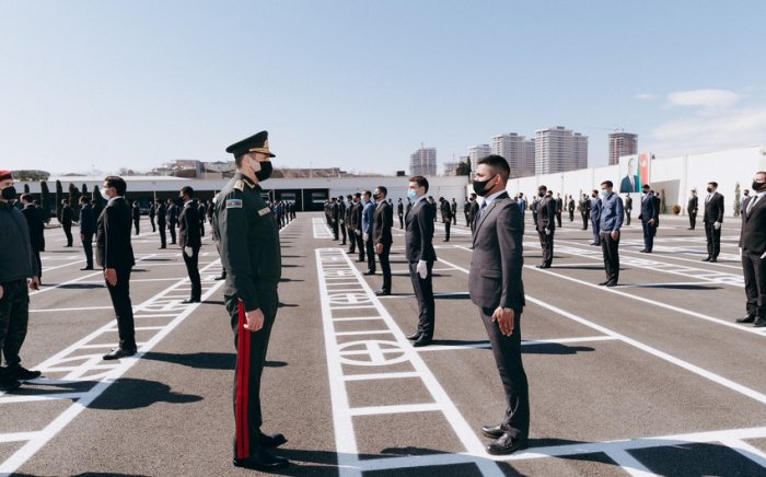 Vilayət Eyvazov sıra baxışı keçirdi
