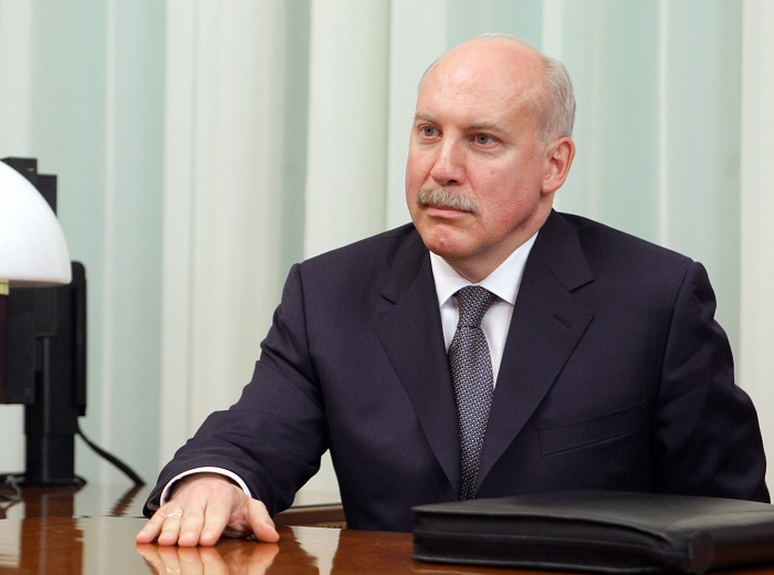Putin səfiri vəzifəsindən azad etdi