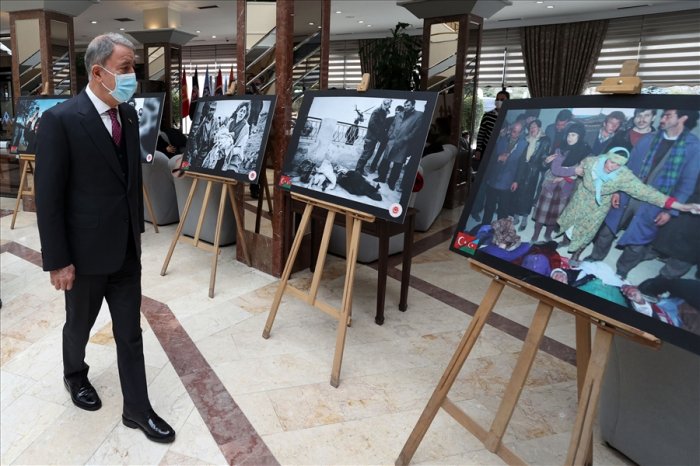   Hulusi Akar Xocalı sərgisində:  “Bu qətliamı əsla unutmayacağıq” 