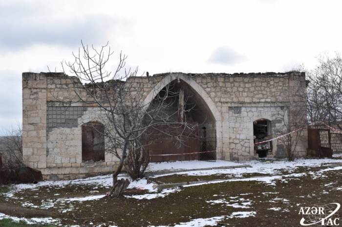   Un monumento histórico- religioso de Azerbaiyán más sometido al vandalismo armenio:   Mezquita Giyasli