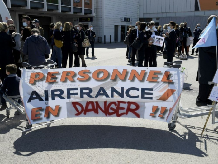 Crise du Covid-19: Air France étudie plusieurs options pour réaliser des économies supplémentaires