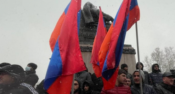  Ermənistan müxalifəti hərbi vəziyyətin ləğvini tələb edir 