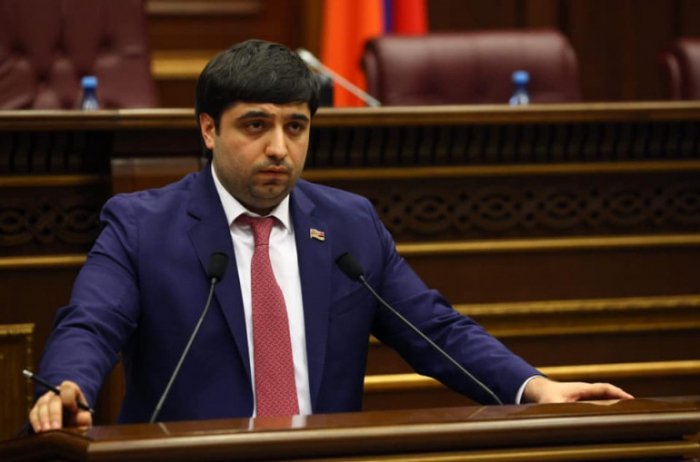 Rus dilini bilməyən erməni deputat lağa qoyuldu -   VİDEO   