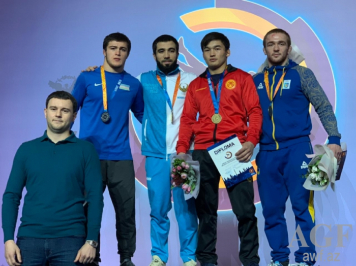 Luchadores azerbaiyanos ganan 6 medallas en el torneo internacional de Kiev