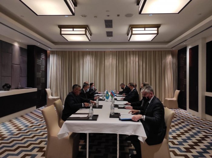  Ceyhun Bayramov qazaxıstanlı həmkarı ilə görüşüb 