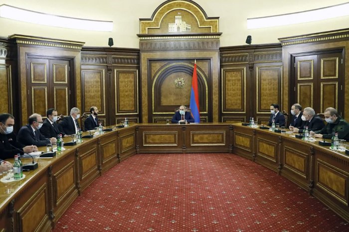  Paşinyan Təhlükəsizlik Şurasının iclasını keçirdi 
