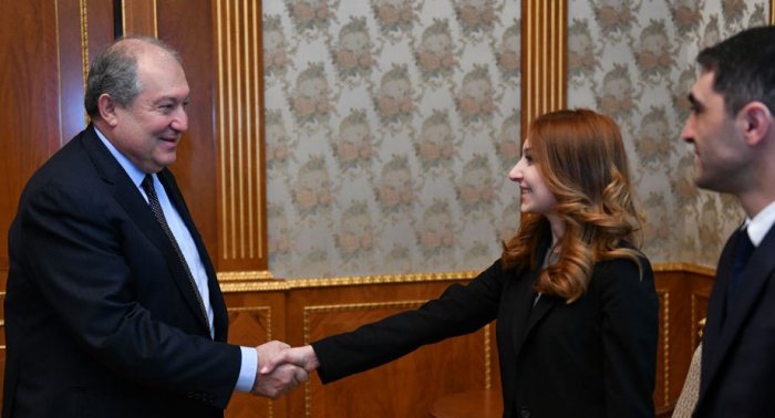 Sarkisyan Paşinyandan sonra onunla danışıqlar apardı