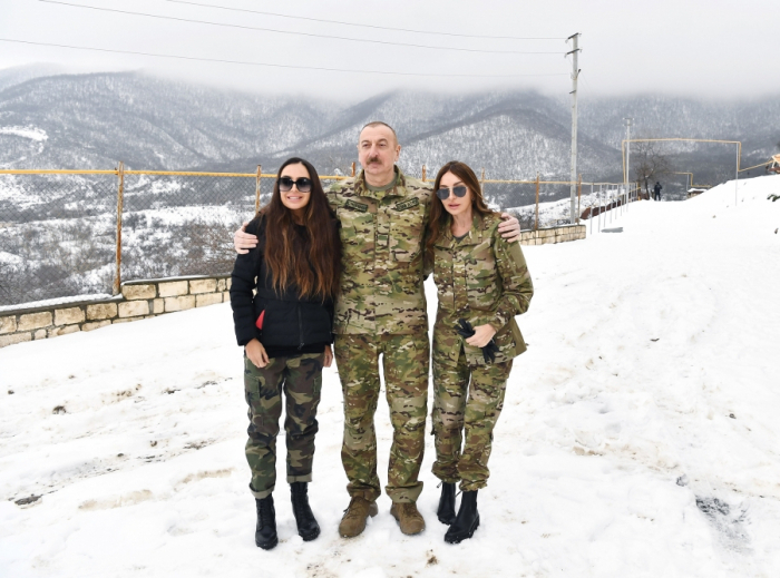  Le président Ilham Aliyev et la première dame ont effectué une visite à Choucha 
