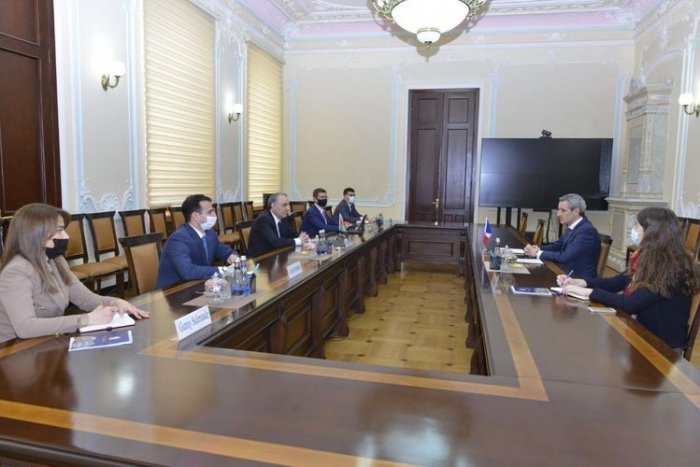 Baş prokuror Fransa səfiri ilə görüşüb