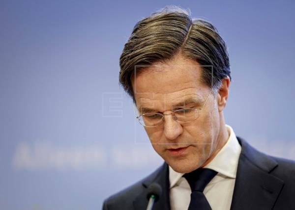 Rutte supera moción de censura, pero recibe desaprobación del Parlamento