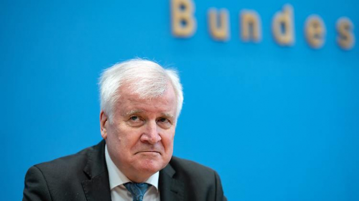 Seehofer fordert einheitliche Corona-Regeln