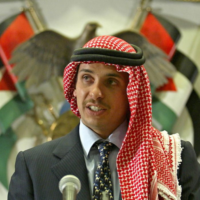 El príncipe jordano Hamza no acatará la orden de arresto y desafía a su hermanastro, el rey Abdala II