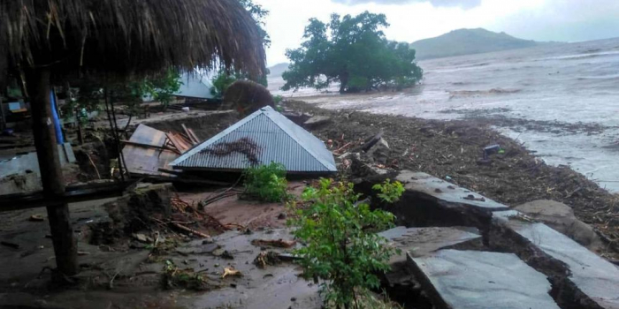 Inondations en Indonésie et au Timor oriental: des dizaines de personnes sont toujours portées disparues