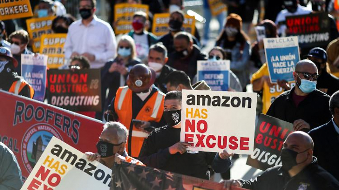 Amazon entschuldigt sich für "Pinkel"-Tweet