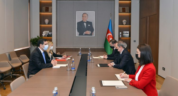 Ceyhun Bayramov Türkiyə səfiri ilə görüşüb  
