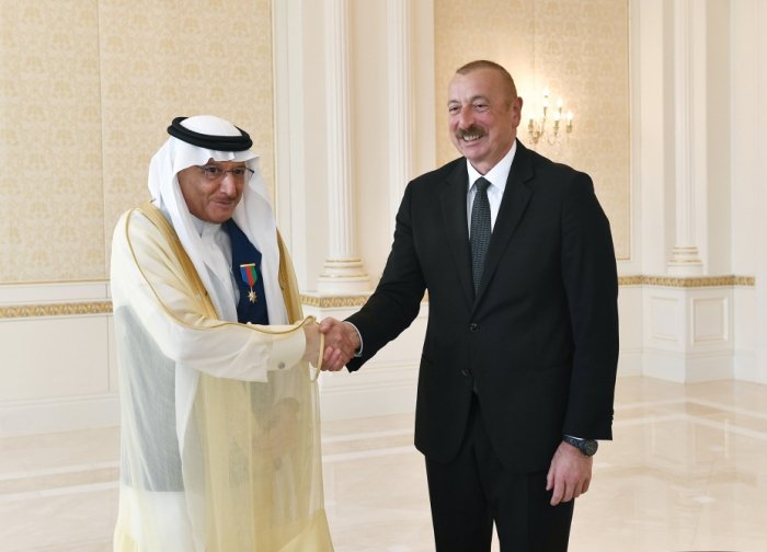   Ilham Aliyev recibe al Secretario General de la OCI  