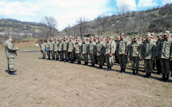   Se celebran las reuniones con los militares en Karabaj  