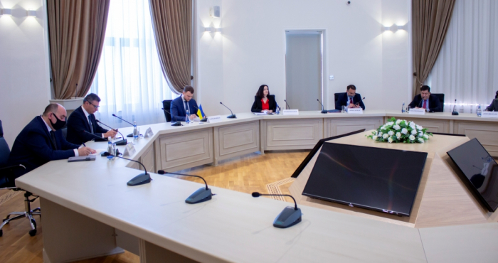   إجراء مباحثات حول التعاون بين أذربيجان وأوكرانيا في مجال الطاقة  