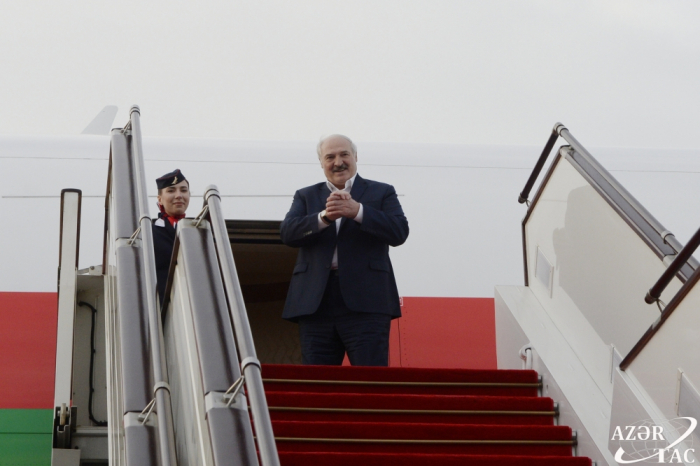  Lukashenko finaliza su visita a Azerbaiyán 