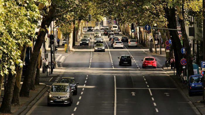     EU-Automarkt nimmt Fahrt auf:     87 Prozent mehr Neuzulassungen im März als ein Jahr davor