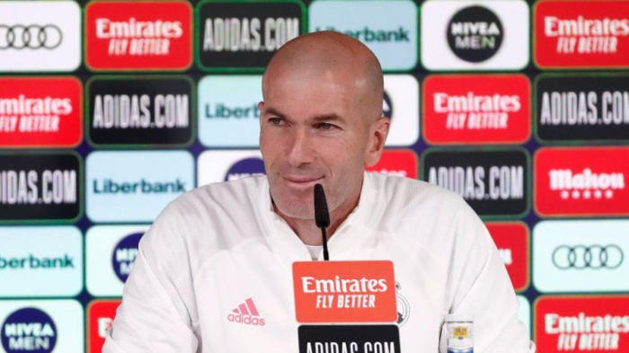 Zidane y su continuidad con Florentino: «Tengo suerte, tengo flores, pero no soy un desastre de entrenador»