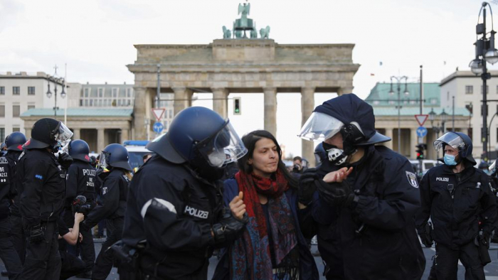  Protest in Berlin as Germany scrambles to pass national virus law -  NO COMMENT  