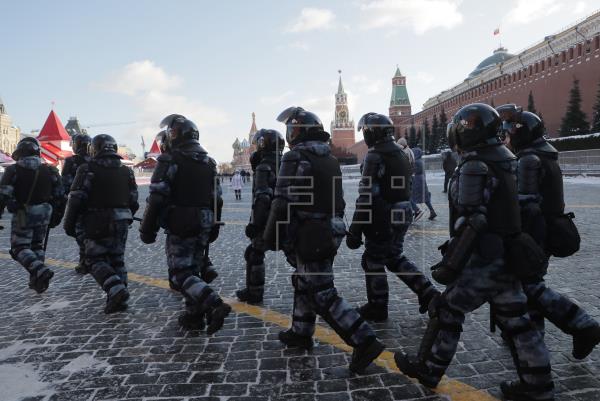 Miles de rusos desafían a Putin en protesta a favor del convaleciente Navalni