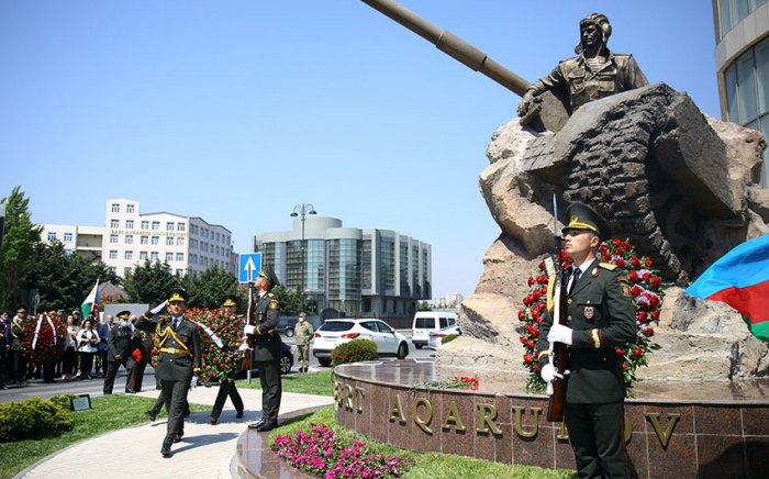 Azerbaijan honor memory of National Hero Albert Agarunov -   PHOTO  