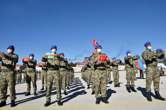   Azerbaijani servicemen successfully complete training course in Turkey –   PHOTO    