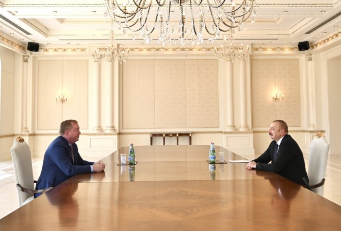   Ilham Aliyev recibe al presidente de Boeing Commercial Airplanes  