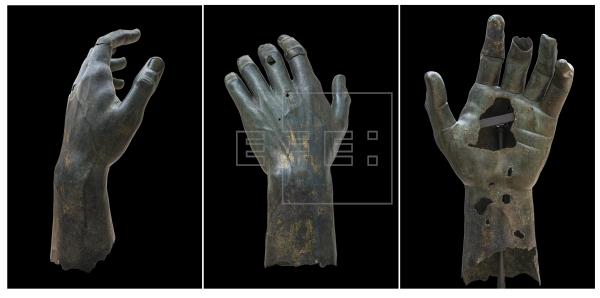 Roma reconstruye la mano colosal del emperador Constantino