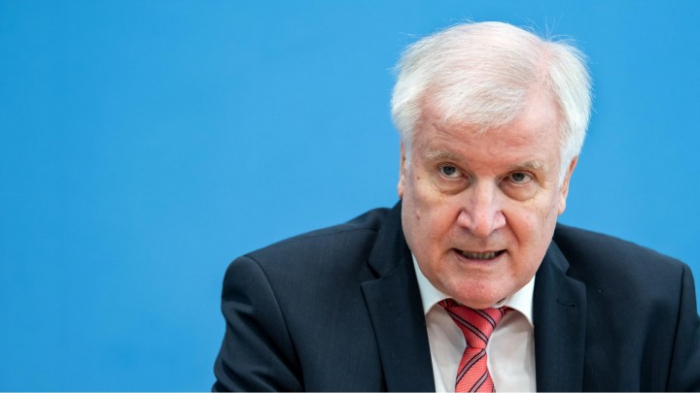 Innenminister Seehofer kritisiert Unionsfraktion wegen Gesetzes-Blockade