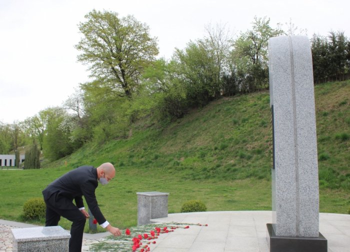   Israeli diplomat visits Guba Genocide Memorial Complex  