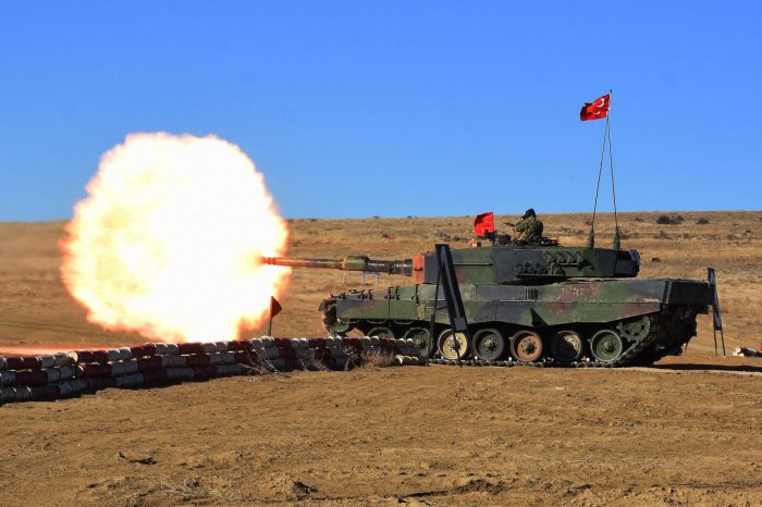     Türkiyə ordusu təlimdə:     Hədəflər dəqiqliklə məhv edildi  -  FOTO 