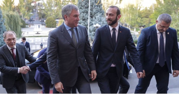 Paşinyandan sonra Mirzoyan Rusiyaya gedir