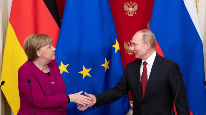  Merkel və Putin Donbası müzakirə edib 