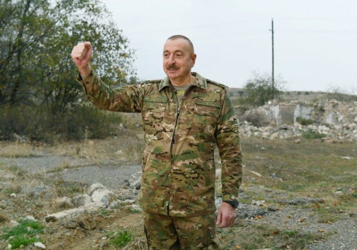  Prezidentin fəaliyyəti ictimai rəydə -  HESABAT  