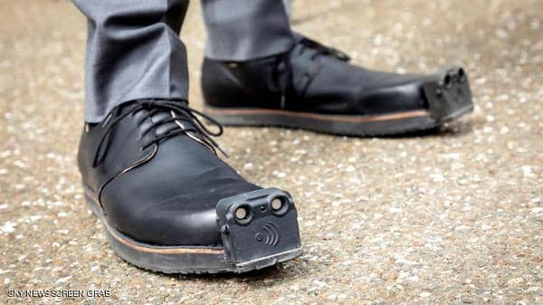 حذاء جديد يجعل حركة "المكفوفين" أكثر أمانًا