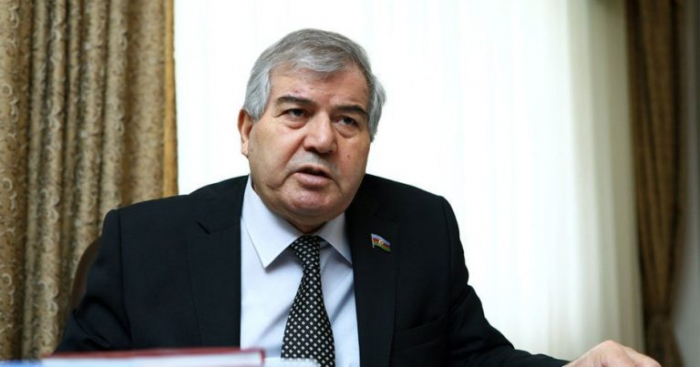 Sabir Rüstəmxanlı “Şöhrət” ordeni ilə təltif edildi  