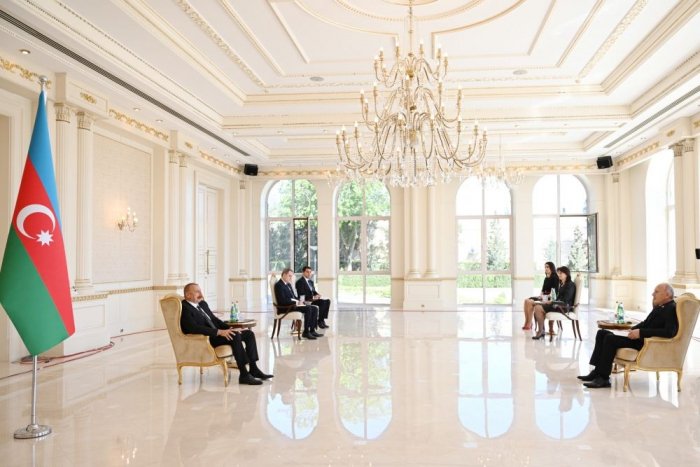  Azerbaijani president receives credentials of incoming Serbian ambassador 