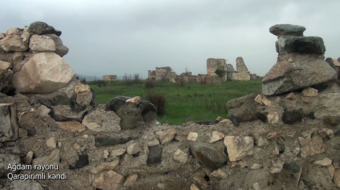   El Ministerio de Defensa emite imágenes de la aldea Garapirimli de Agdam  