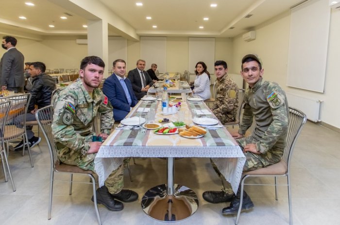 Qazilər üçün iftar süfrəsi təşkil olunub