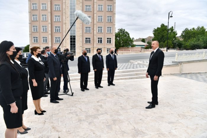  Prezident Ordubadda ictimaiyyət nümayəndələri ilə görüşdü -  FOTOLAR (YENİLƏNİB) 