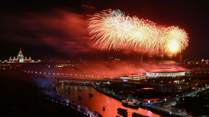  Feierliches Feuerwerk zum Tag des Sieges in Moskau  – Video  