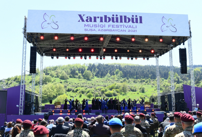   Şuşada tarixi anlar:  “Xarıbülbül” festivalı keçirilir -  VİDEO  