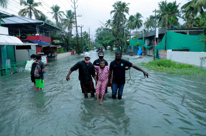 At least 6 dead as cyclone hits India