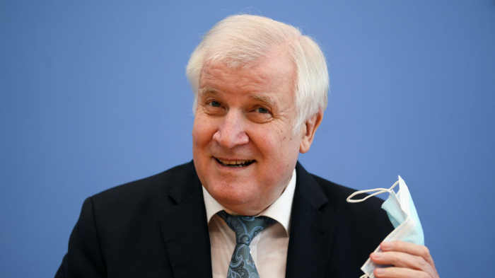     Nach Einführung des CO2-Preises:     Eigentümerverband fordert Rücktritt von Seehofer