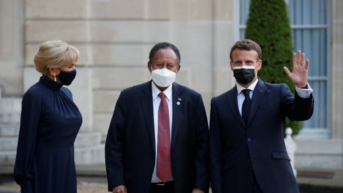 Macron anuncia un acuerdo para liquidar los atrasos de Sudán con el FMI